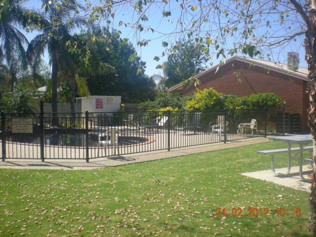 Ashleigh Court Motor Inn Mulwala Zewnętrze zdjęcie